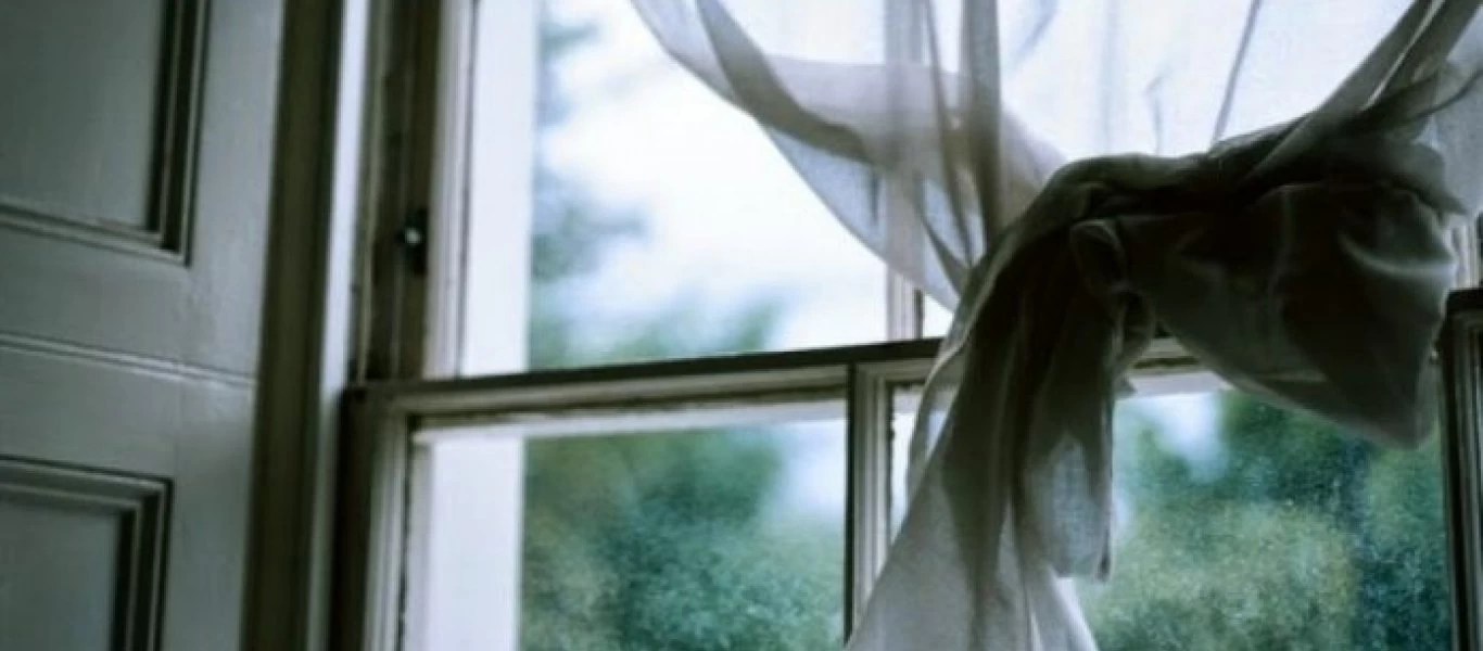 Με αυτό το κόλπο θα εντοπίσετε αν έχετε αρνητική ενέργεια στο σπίτι σας (βίντεο)